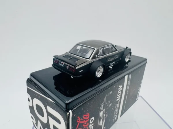 POP RACE 1:64 NISSAN SKYLINE GTR V8 DRIF COCA COLA - Imagen 4