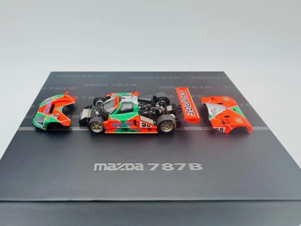 MOTORHELIX 1:64 MAZDA 787B