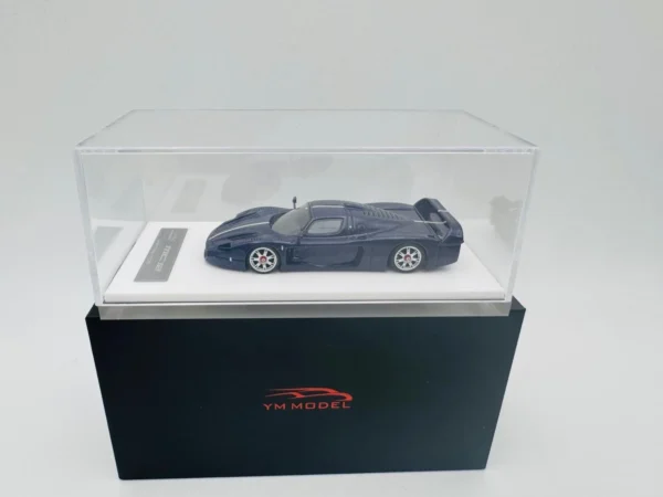 YM MODEL 1:64 MASERATI MC12 STRADALE BLUE CARBON - Imagen 2