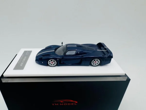 YM MODEL 1:64 MASERATI MC12 STRADALE BLUE CARBON