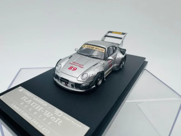 STREET WEAPON 1:64 PORCHE RWB 993 HEAVENLY HIGHER TAIL – Image 2