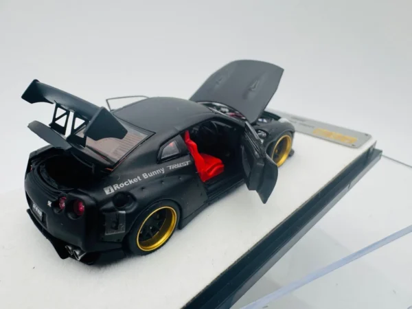 PGM 1:64 NISSAN ROCKET BUNNY R35 MATTE BLACK - Imagen 5