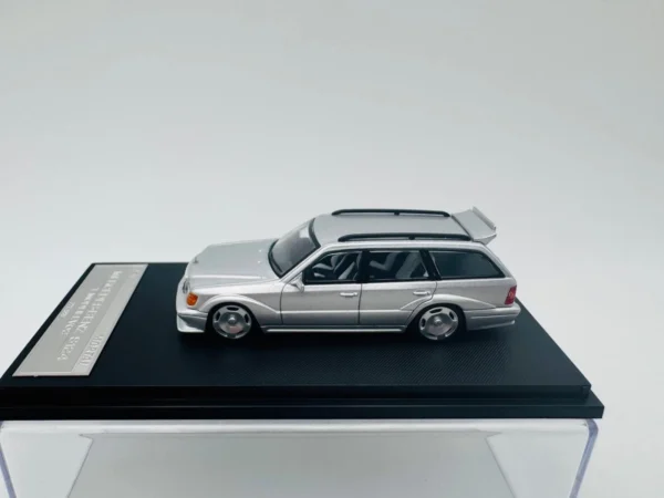 MORTAL 1:64 MERCEDES S124 EVO 2 SILVER - Imagen 2