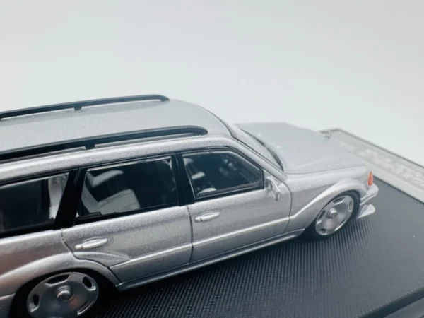 MORTAL 1:64 MERCEDES S124 EVO 2 SILVER - Imagen 5