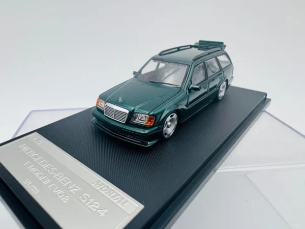 MORTAL 1:64 MERCEDES S124 EVO 2 PEARL GREEN - Imagen 2
