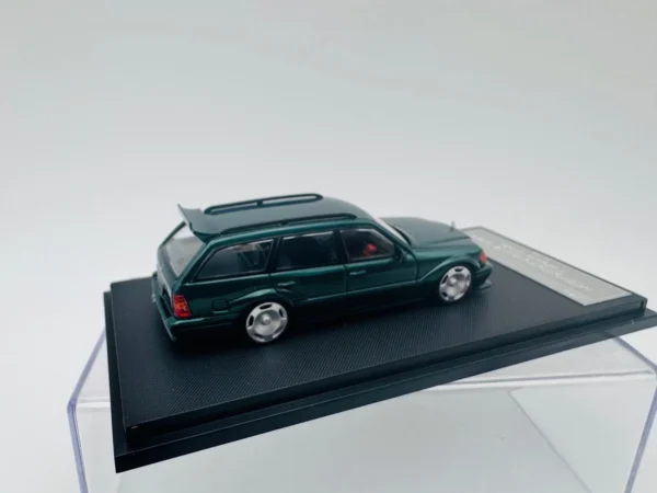 MORTAL 1:64 MERCEDES S124 EVO 2 PEARL GREEN - Imagen 5