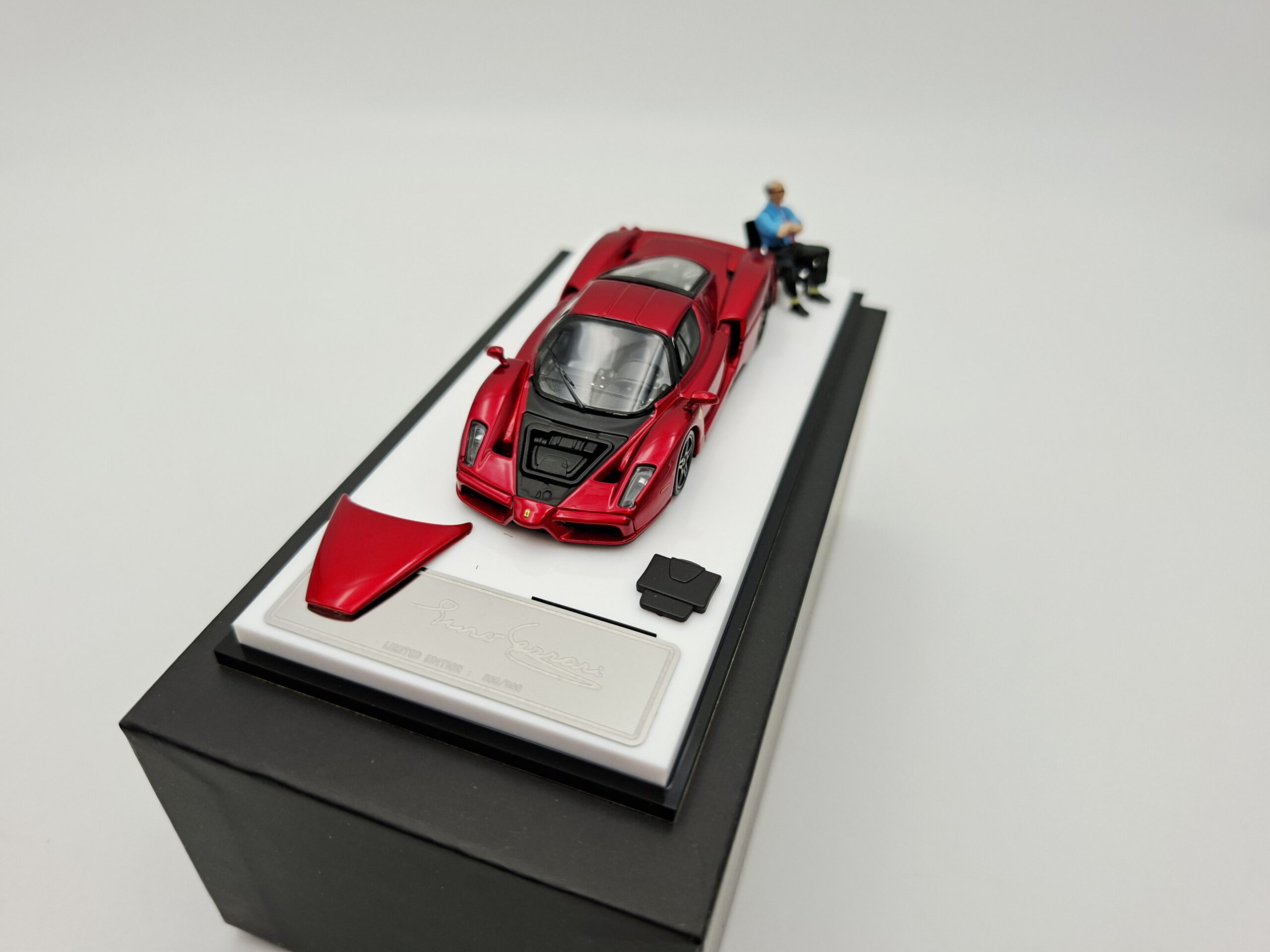 KING MODEL 1:64 FERRARI ENZO METALLIC RED - Image 2
