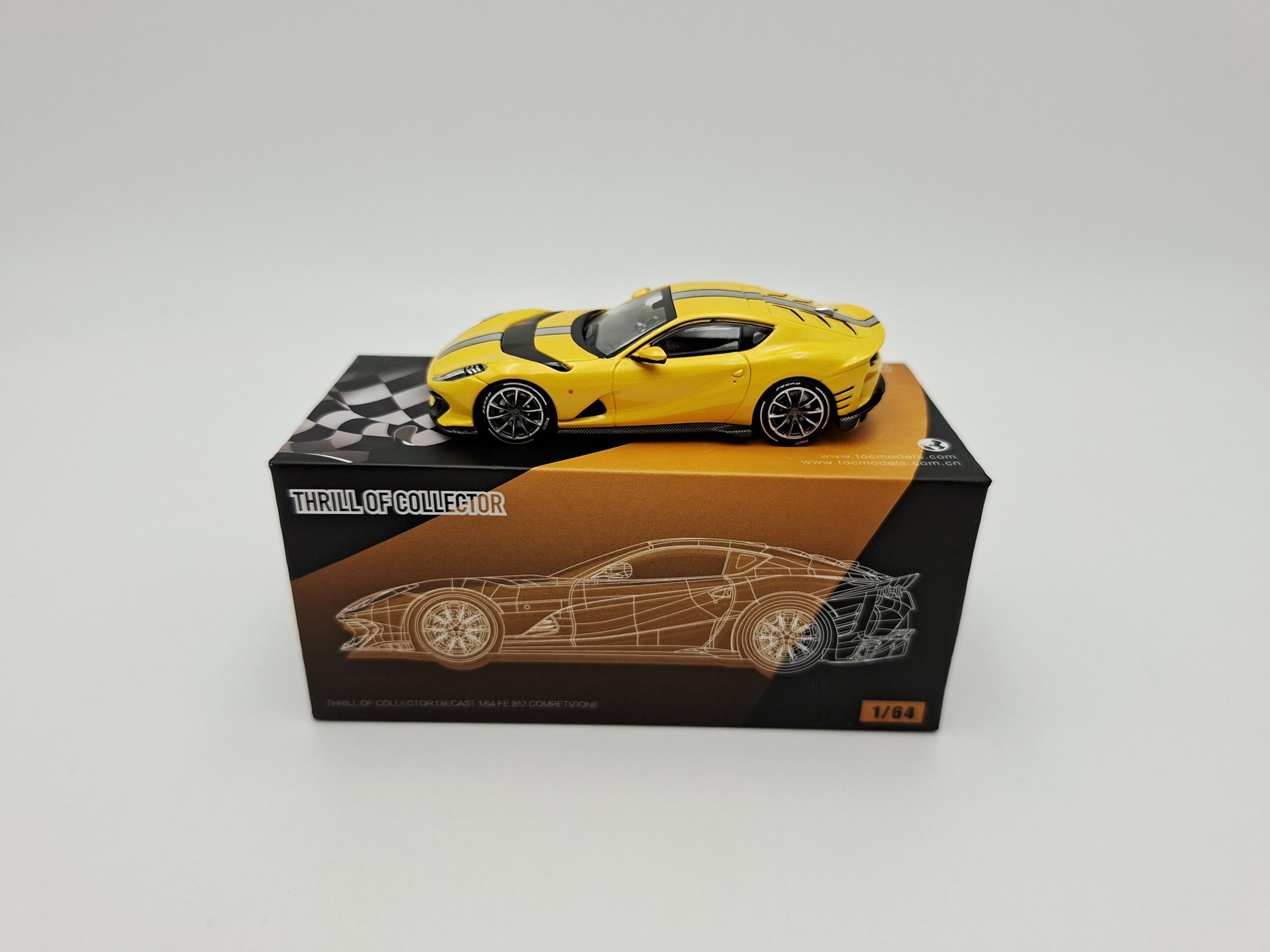 TOC 1:64 FERRARI 812 C GIALLO NOVEDAD
