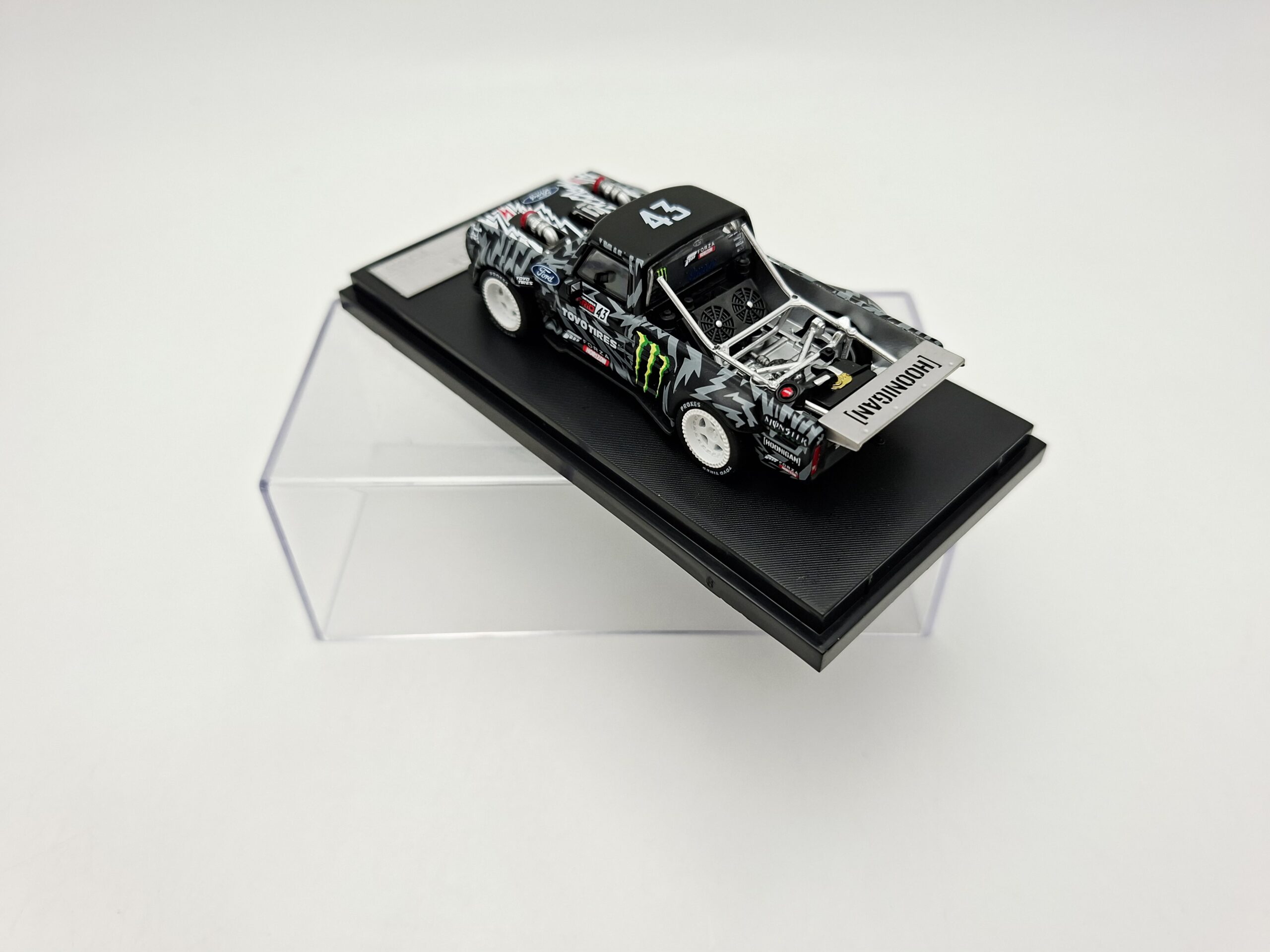 STREET WEAPON 1:64 FORD F150 HOONITRUCK – Image 3