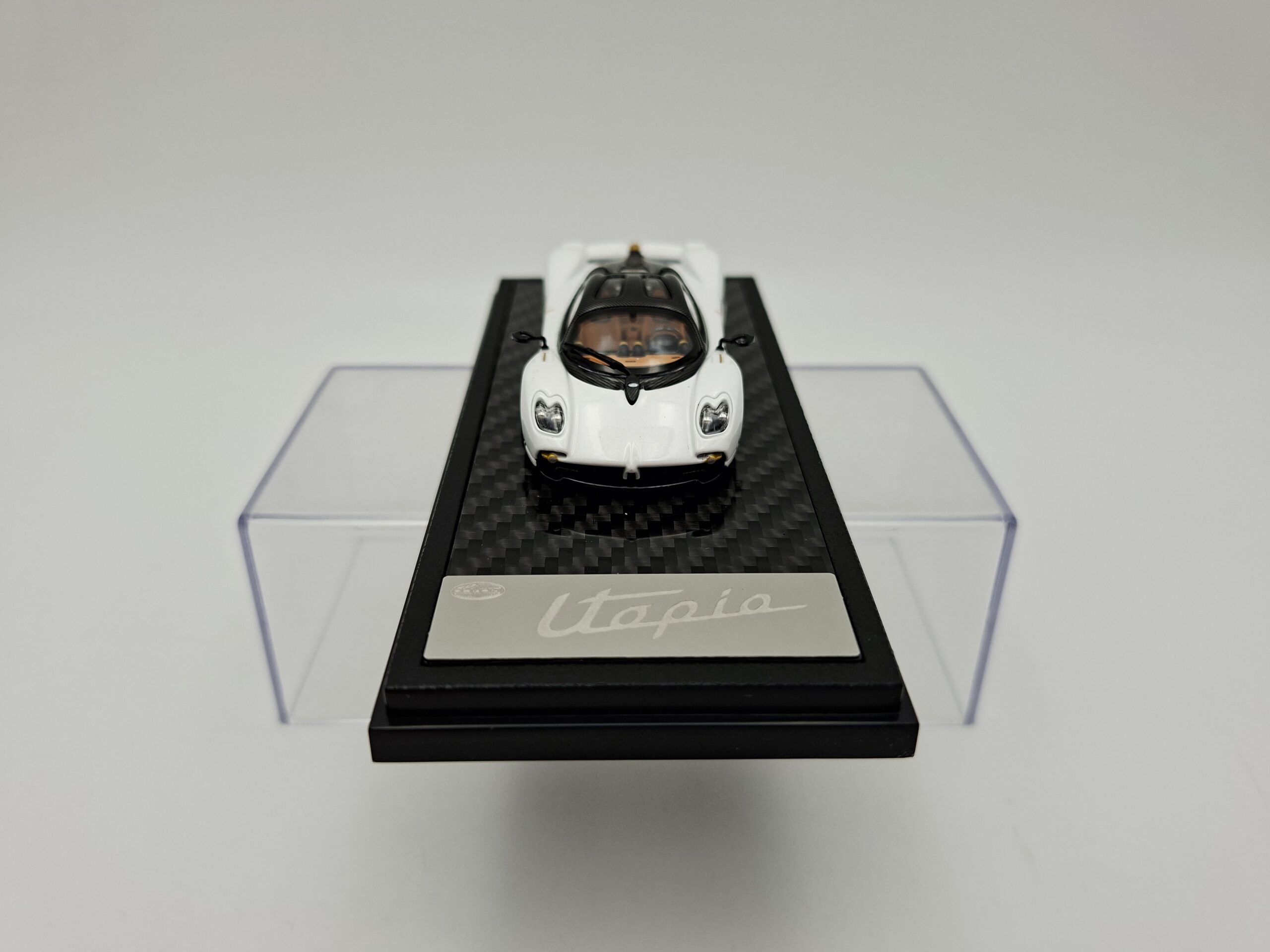 LCD 1:64 PAGANI UTOPIA WHITE NOVEDAD - Image 3