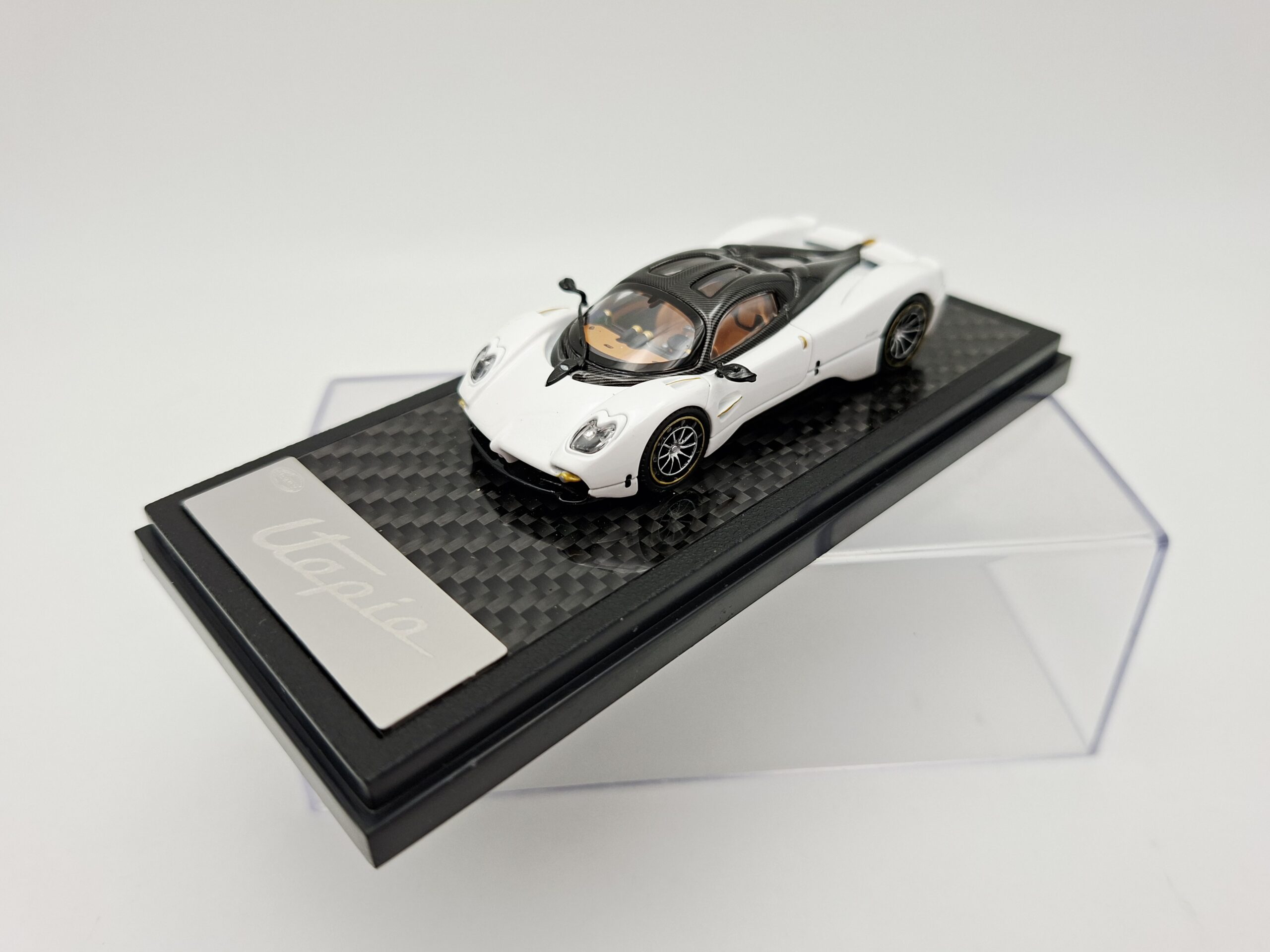 LCD 1:64 PAGANI UTOPIA WHITE NOVEDAD - Image 2