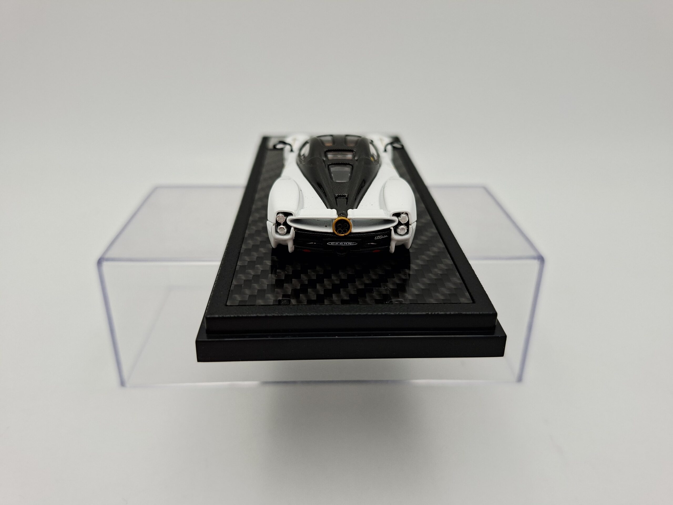 LCD 1:64 PAGANI UTOPIA WHITE NOVEDAD - Image 4