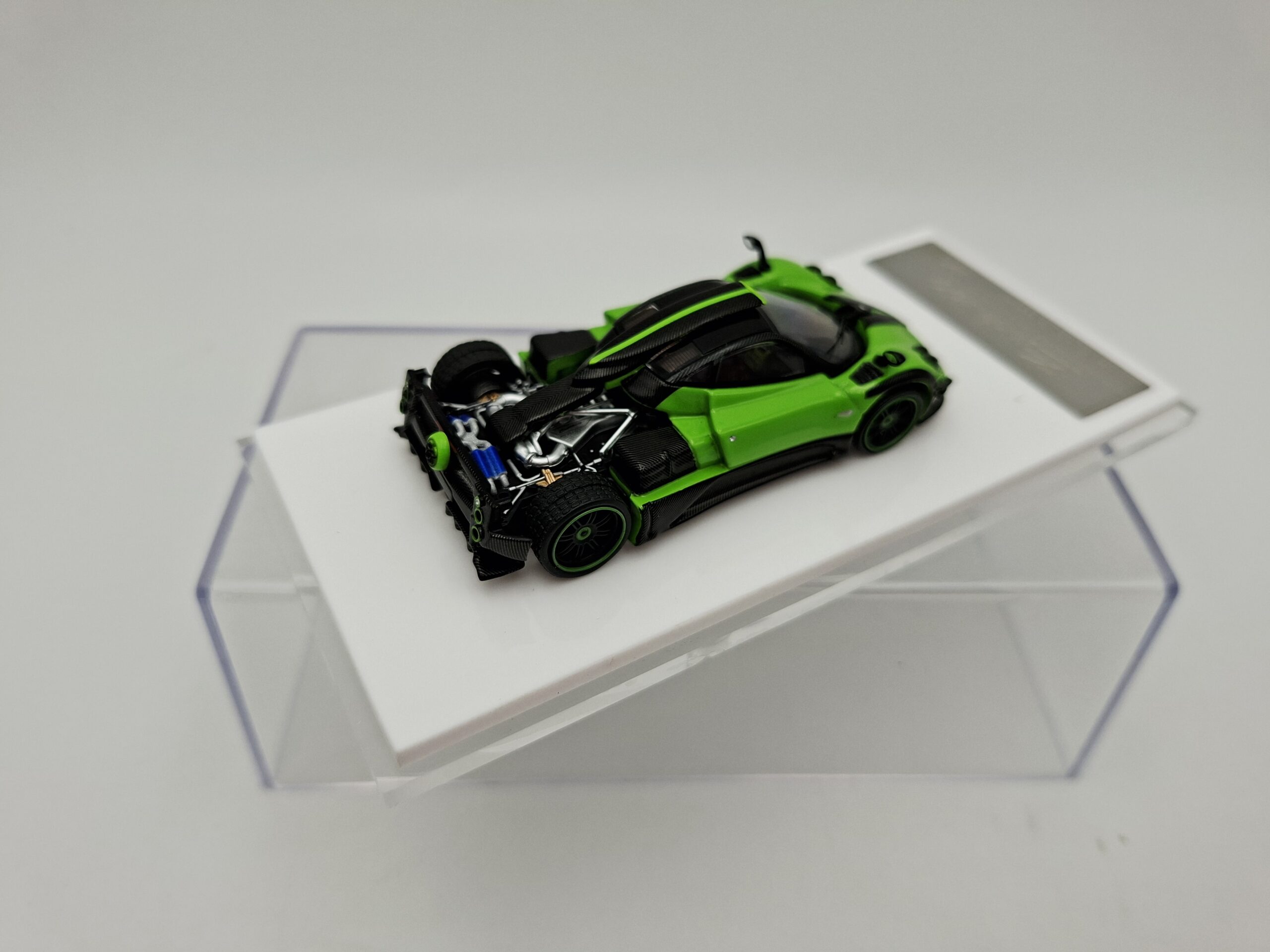HKM 1:64 PAGANI ZONDA 760 HARDTOP APPLE GREEN NOVEDAD - Image 4
