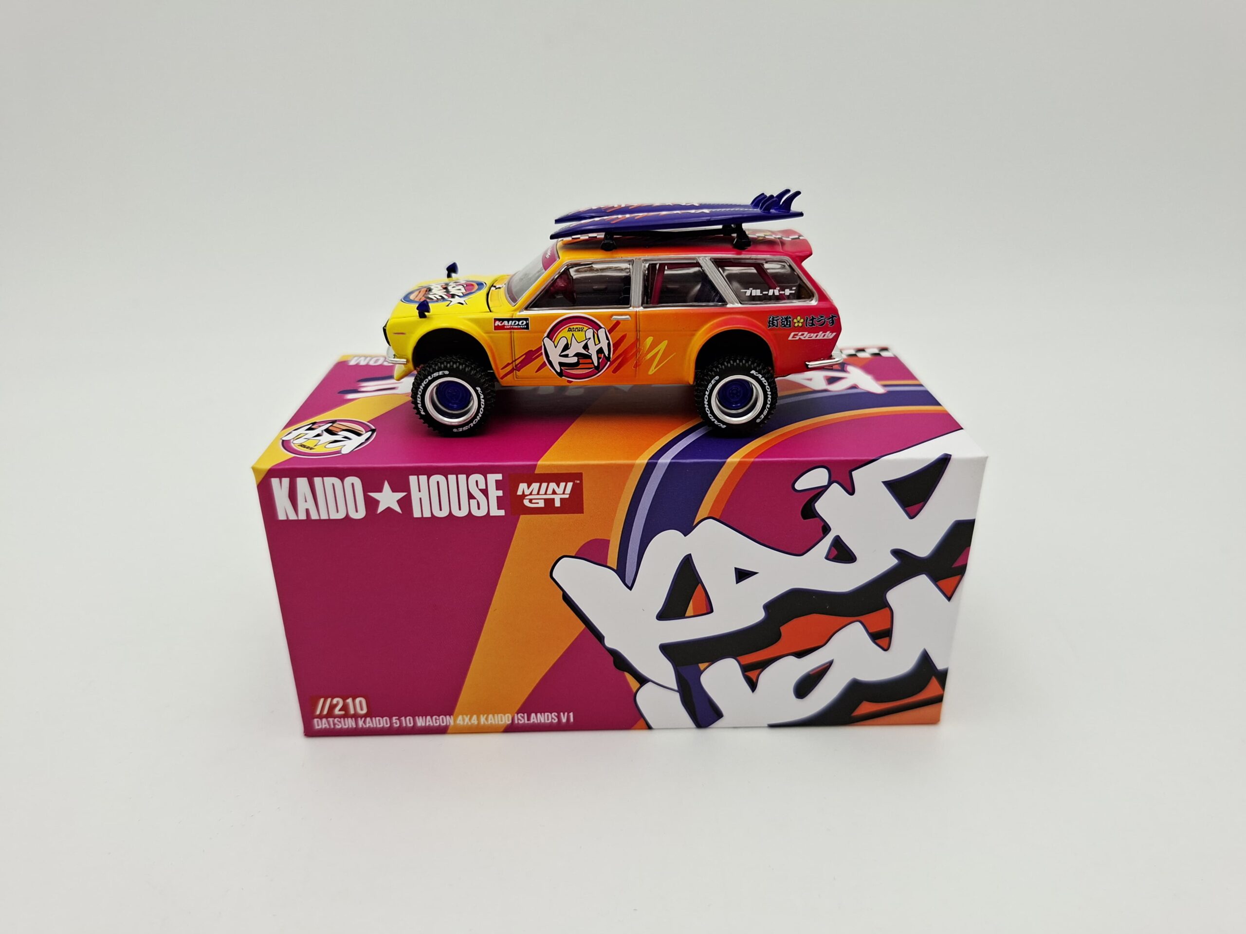 MINI GT 1:64 DATSUN KAIDO 510 WAGON 4X4 KAIDO ISLANDS V1 NOVEDAD