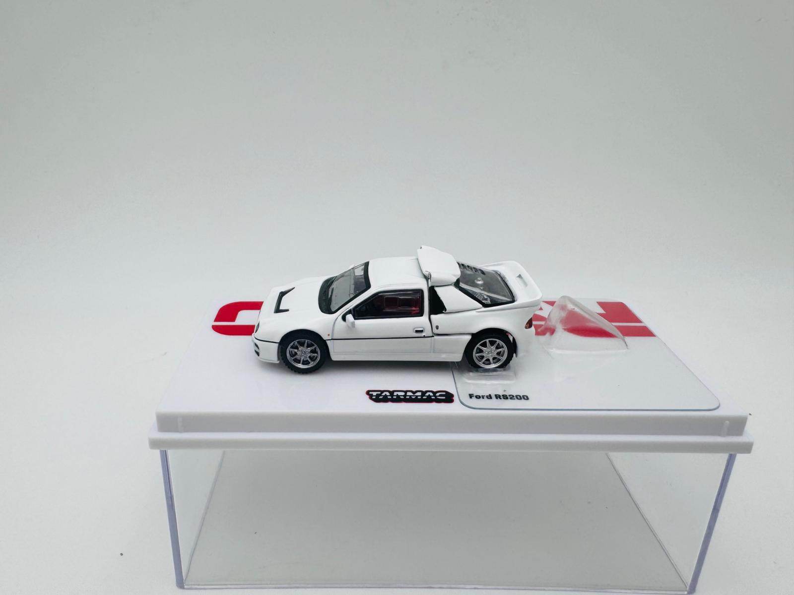 TARMAC WORKS 1:64 FORD RS200 WHITE - Image 2