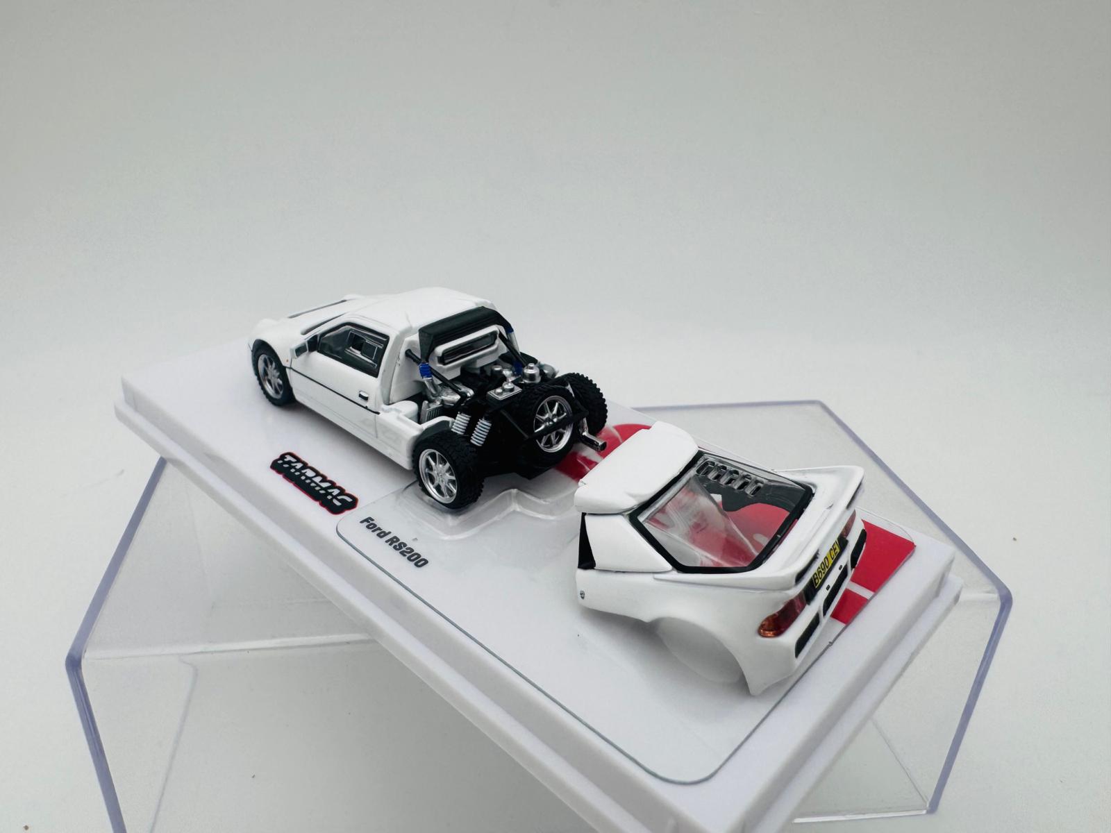 TARMAC WORKS 1:64 FORD RS200 WHITE - Image 4