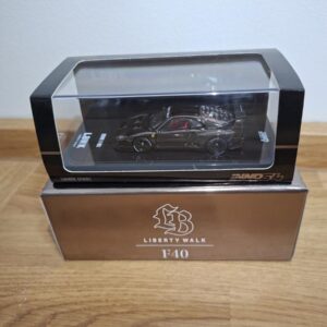 INNO MODELS 1:64 FERRARI F40 LBWK NEGRO CROMADO