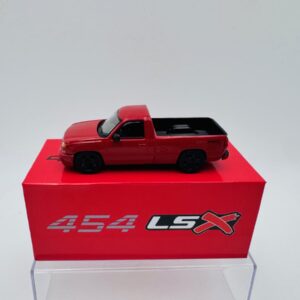 PARA64 1:64 CHEVROLET SILVERADO RED