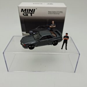 MINI GT 1:64 NISSAN SKYLINE GT R R32 GUNMETAL W/MATSUDA FIGURE NOVEDAD