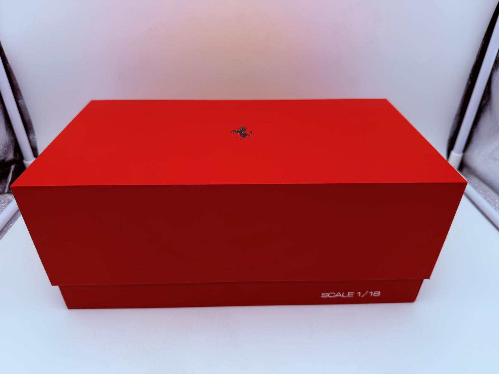 BBR 1:18 FERRARI LAFERRARI PURPLE DUBAI VIOLA VIO - Imagen 14