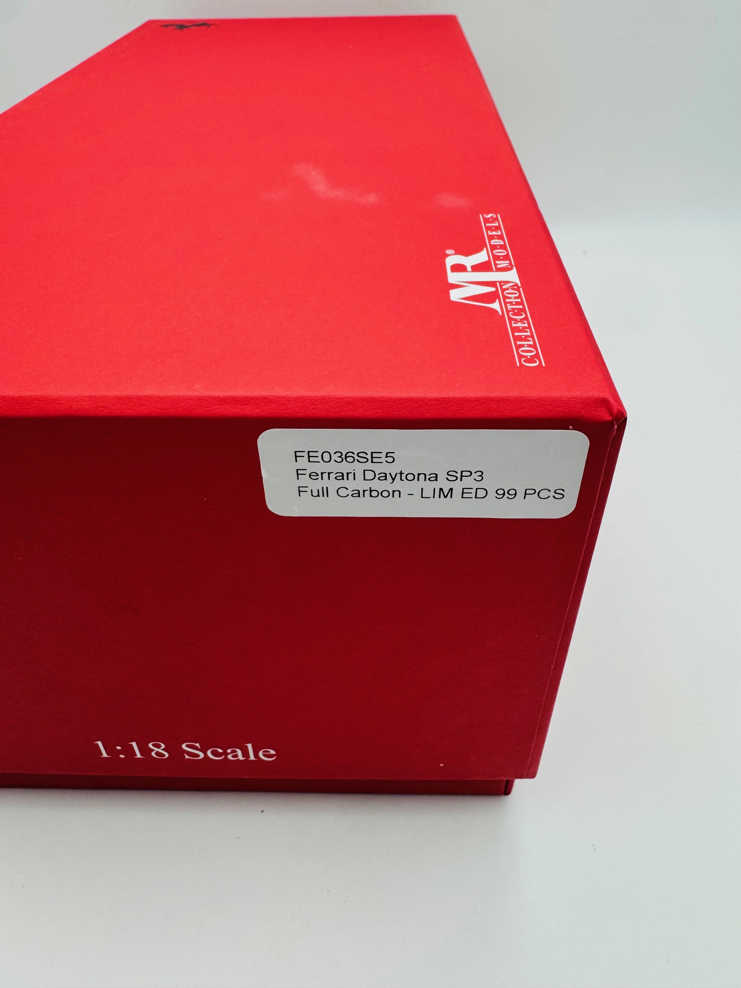 MR 1:18 FERRARI DAYTONA SP3 FULL CARBON - Image 12