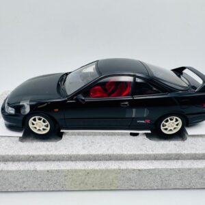 MOTORHELIX 1:18 HONDA INTEGRA TYPE R DC2 PRE-FACELIFT FLAMENCO BLACK PEARL