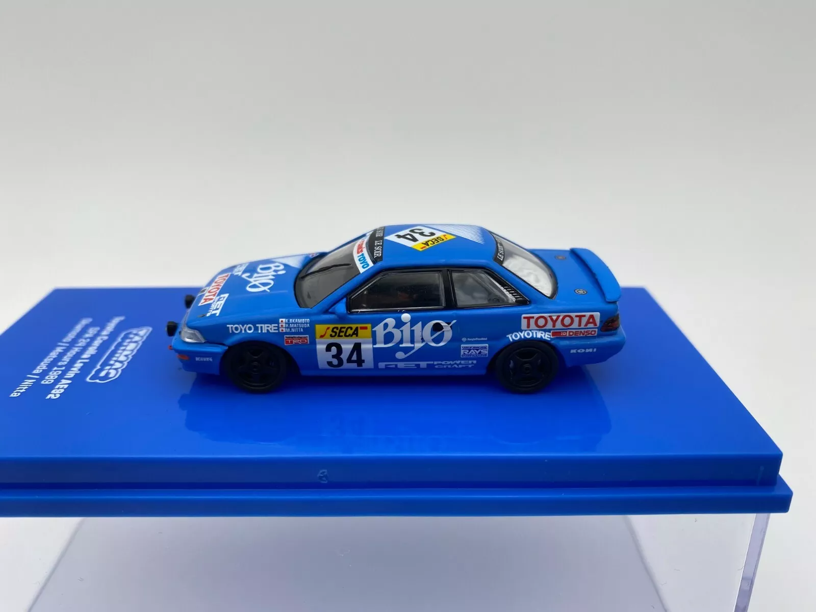 TARMAC WORKS 1:64 TOYOTA COROLLA LEVIN AE92 SPA 24 HORAS 1989 – Image 2