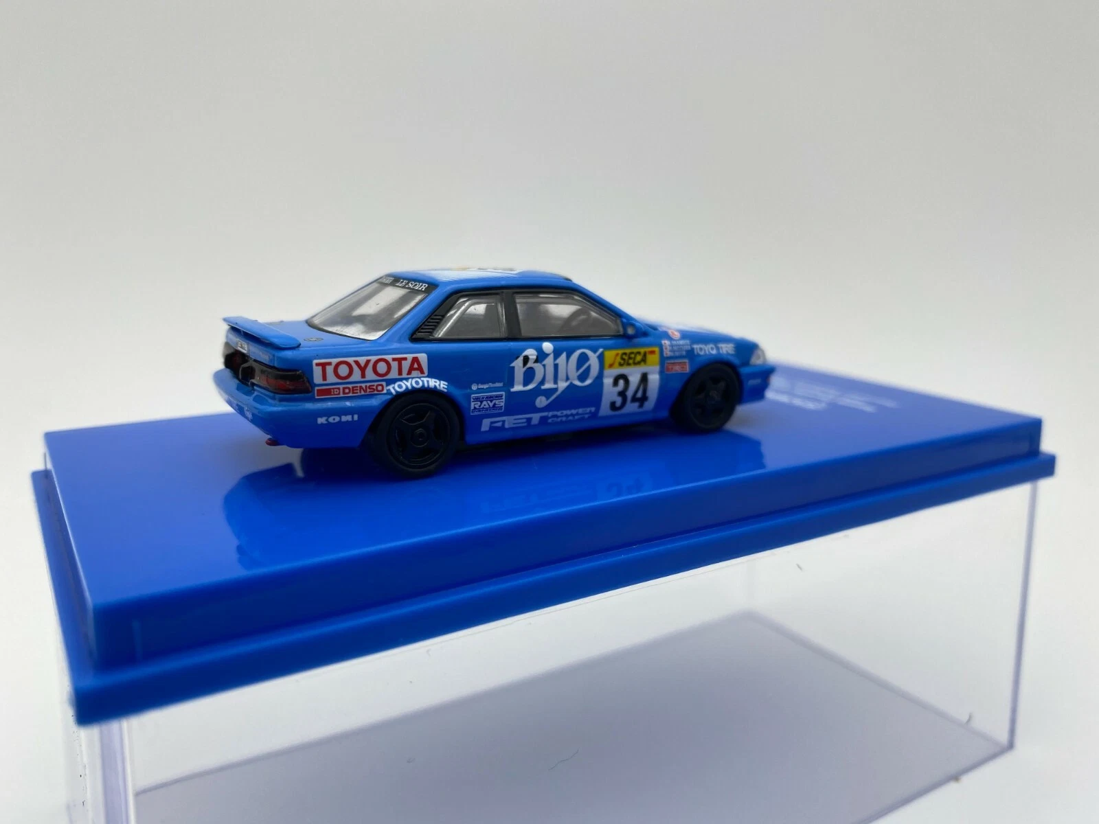 TARMAC WORKS 1:64 TOYOTA COROLLA LEVIN AE92 SPA 24 HORAS 1989 – Image 4