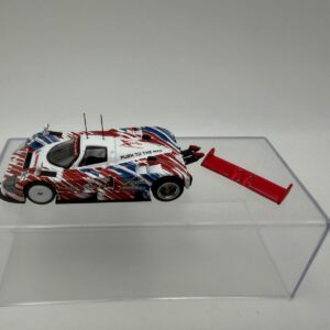 BM 1:64 MAZDA 787B  con daño
