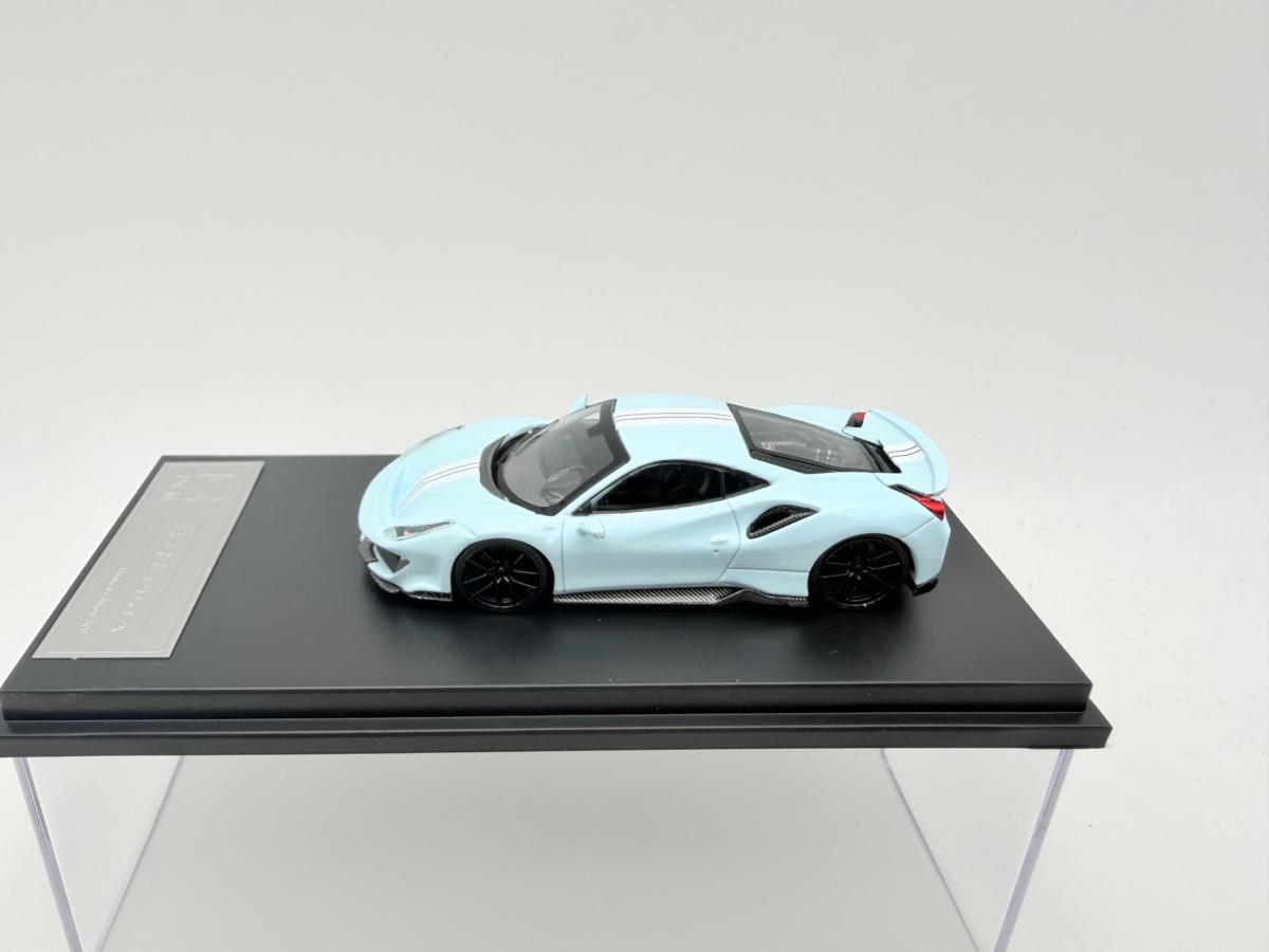 DCM 1:64 FERRARI 488 PISTA NOVITEC LIGHT BLUE - Imagen 2