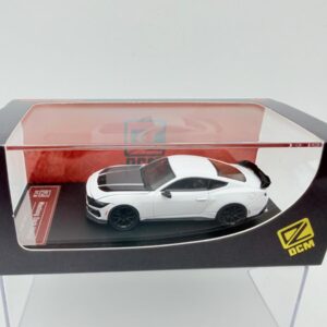 DCM 1:64 FORD MUSTANG DARK HORSE