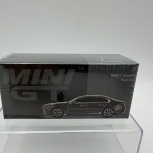 MINI GT 1:64 BMW I7 DRAVIT GREY