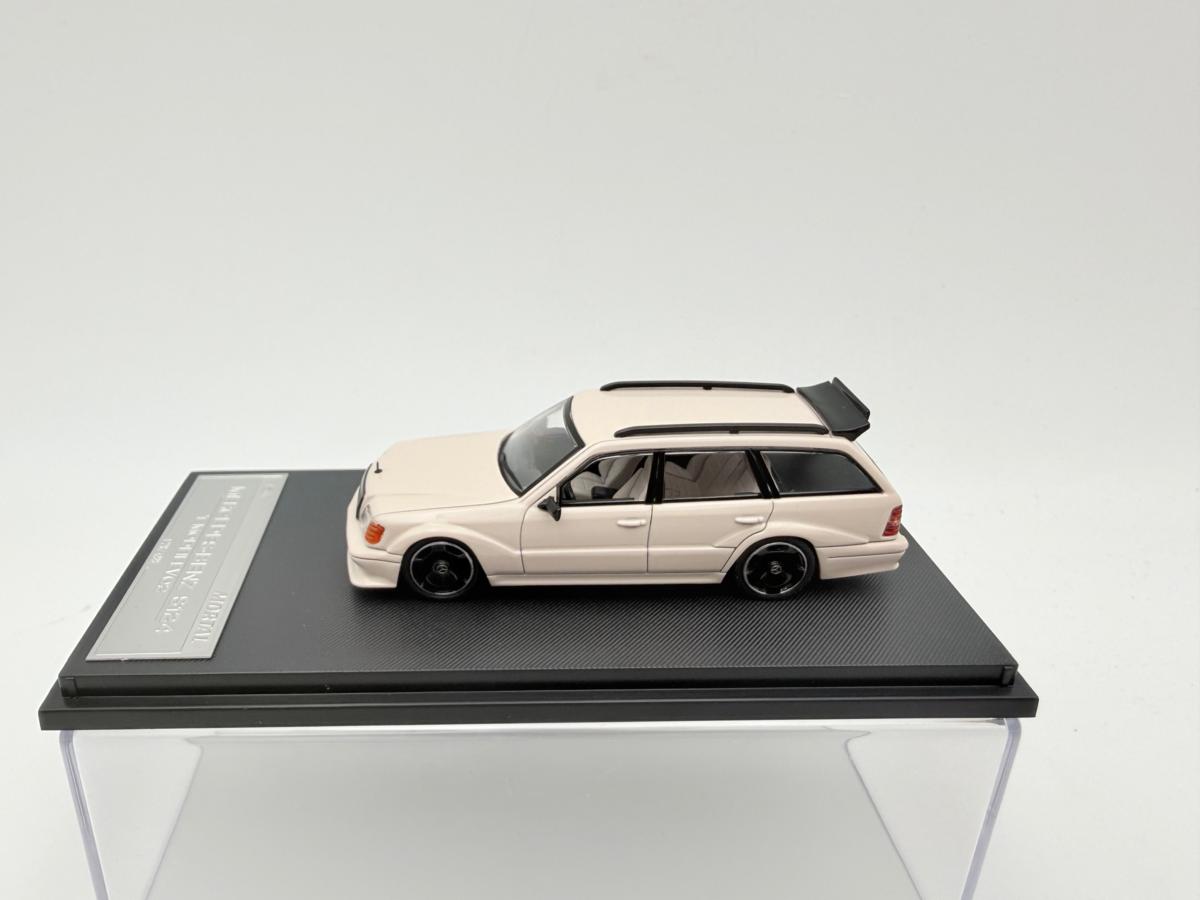 MORTAL 1:64 MERCEDES BENZ S124 MILK TEA COLOR - Imagen 3