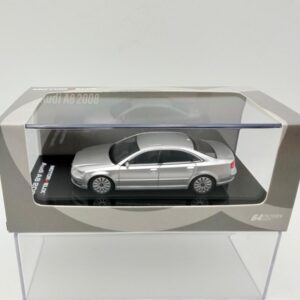 MOTORHELIX 1:64 AUDI A8 SILVER