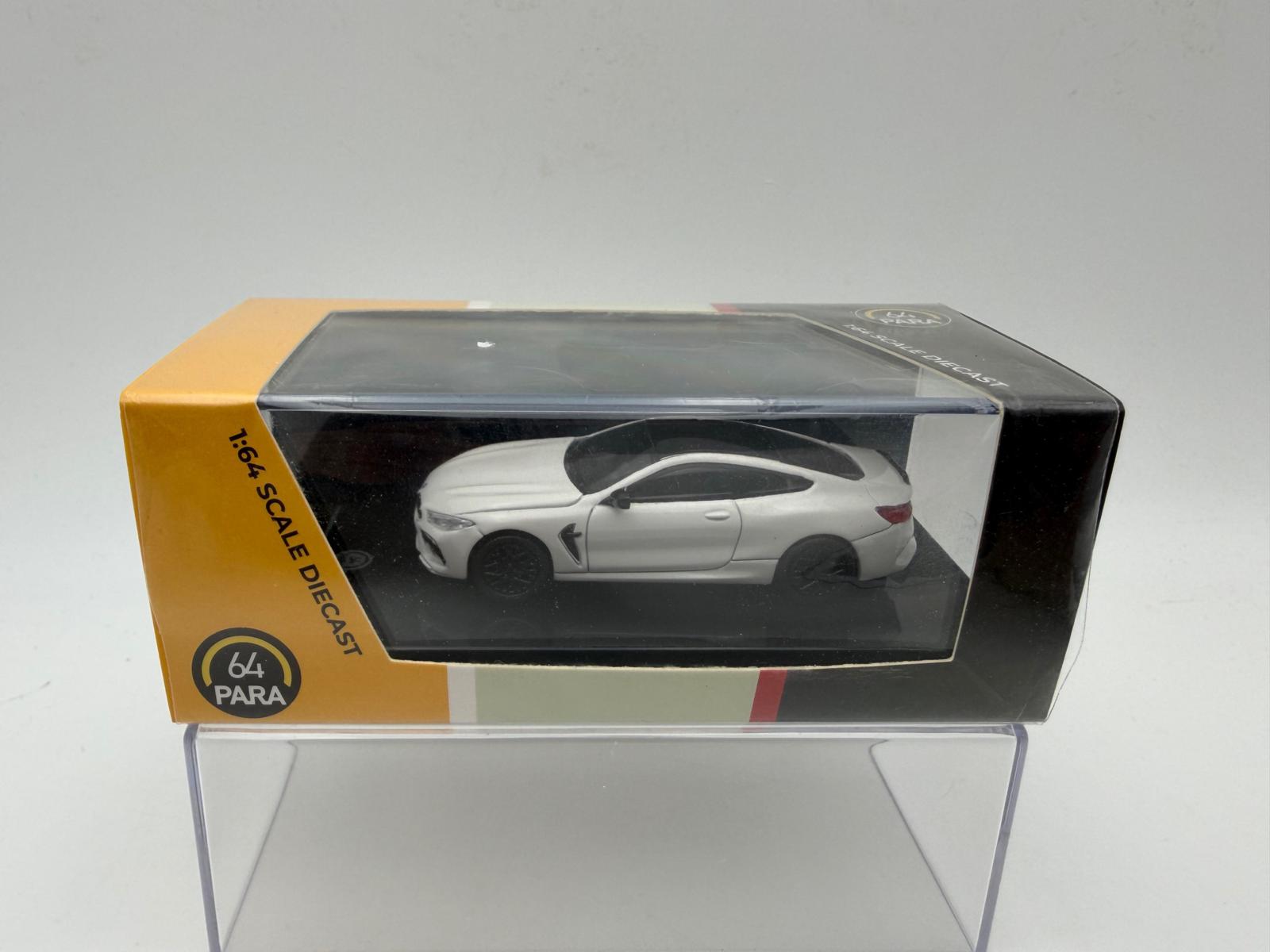 PARA64 1:64 BMW M8 BLANCO