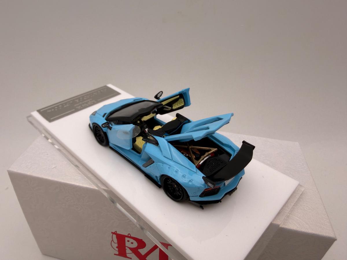 RHINO MODEL 1:64 LAMBORGHINI LP720-4 ROADSTER LBWK AZUL - Imagen 5