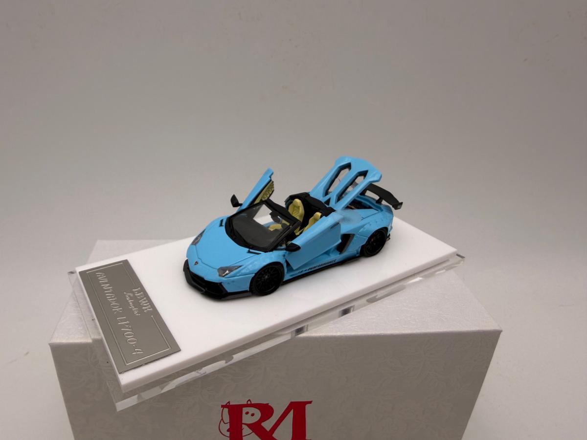 RHINO MODEL 1:64 LAMBORGHINI LP720-4 ROADSTER LBWK AZUL