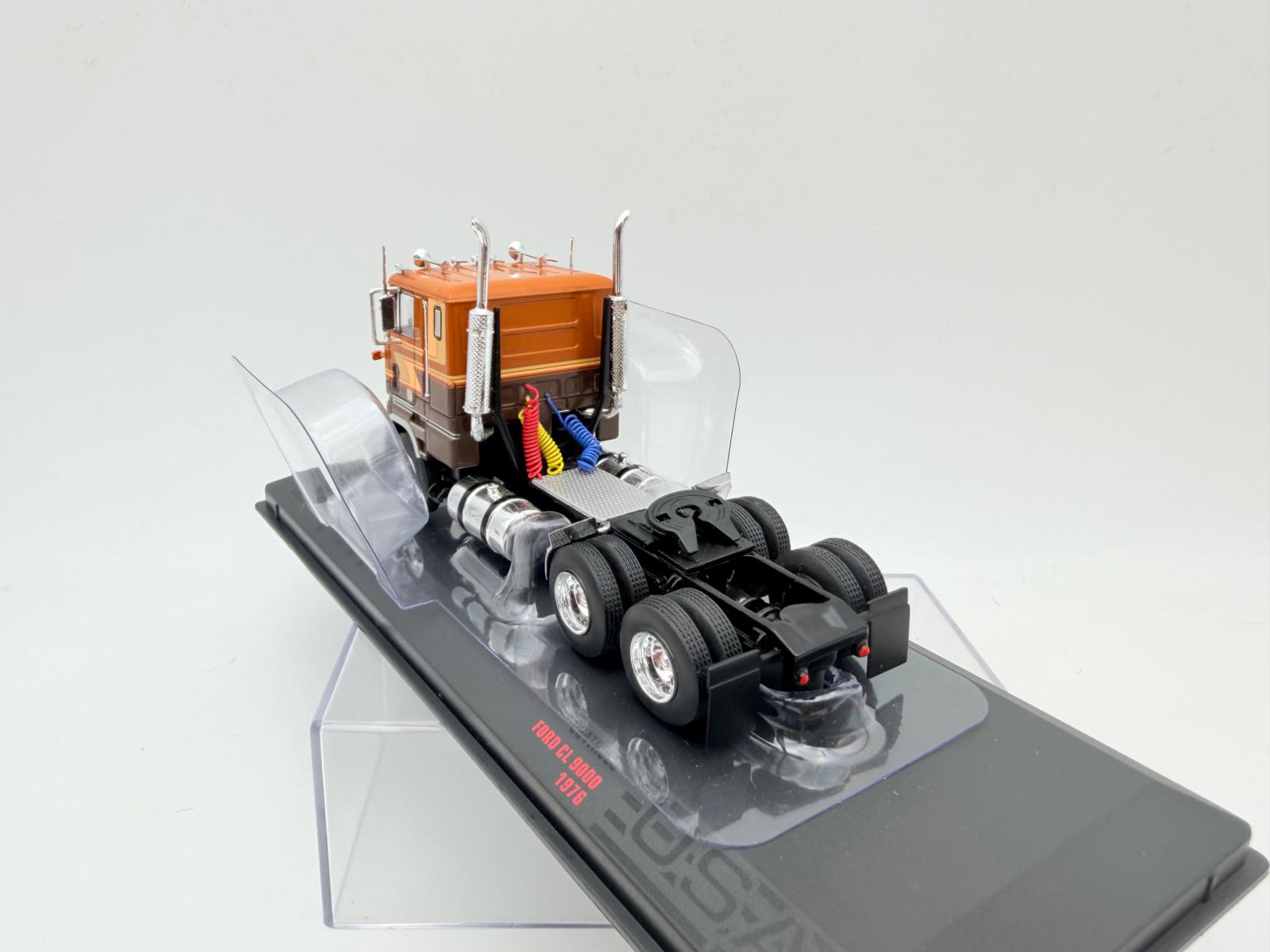 IXO 1:64 FORD CL 9000 1976 - Imagen 3