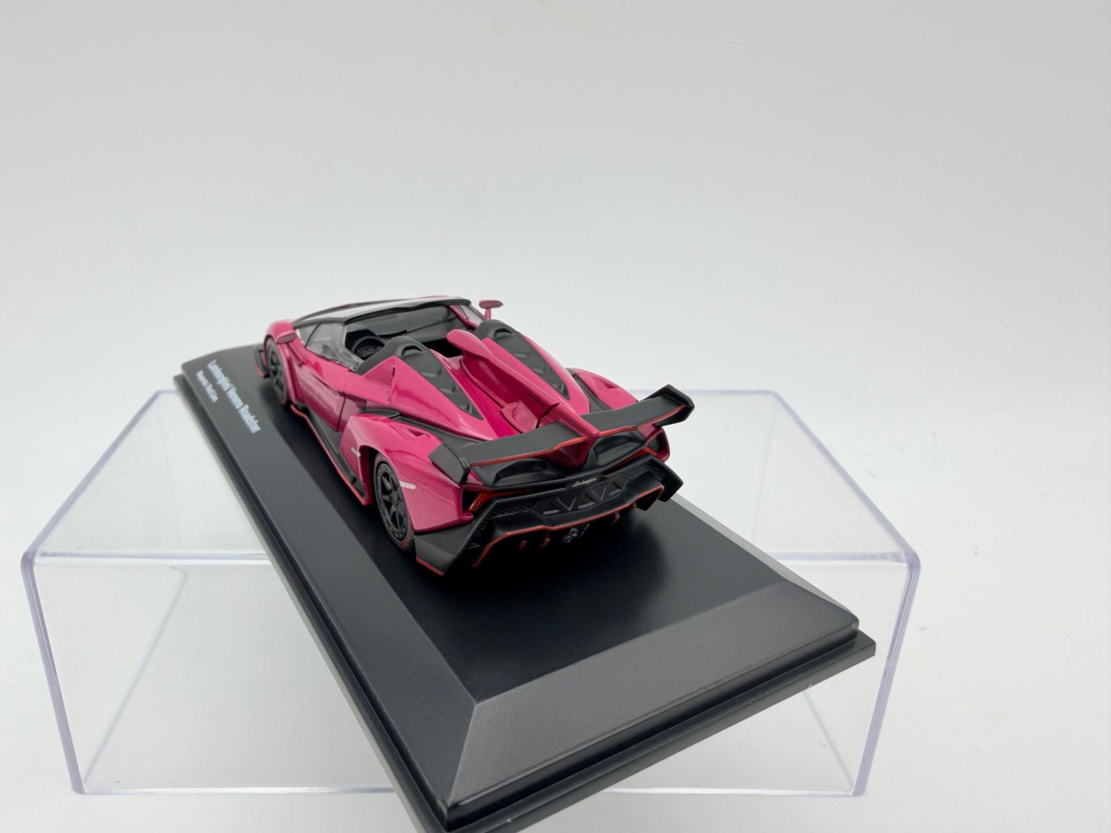KYOSHO 1:64 LAMBORGHINI VENENO ROADSTER MAGENTA - Imagen 3